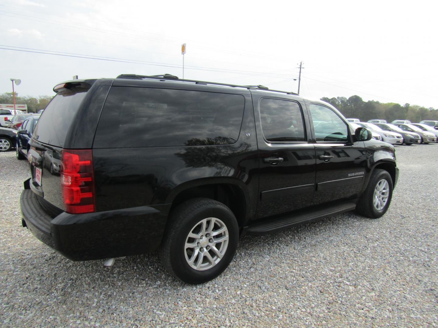 2014 Black /Black Chevrolet Suburban LT 1500 2WD (1GNSCJE00ER) with an 5.3L V8 OHV 16V FFV engine, Automatic transmission, located at 15016 S Hwy 231, Midland City, AL, 36350, (334) 983-3001, 31.306210, -85.495277 - Photo#7